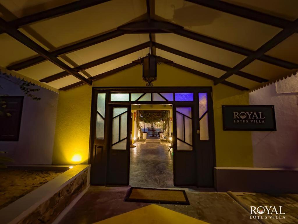 Royal Lotus Villa - Full Villa Rate Unawatuna Buitenkant foto