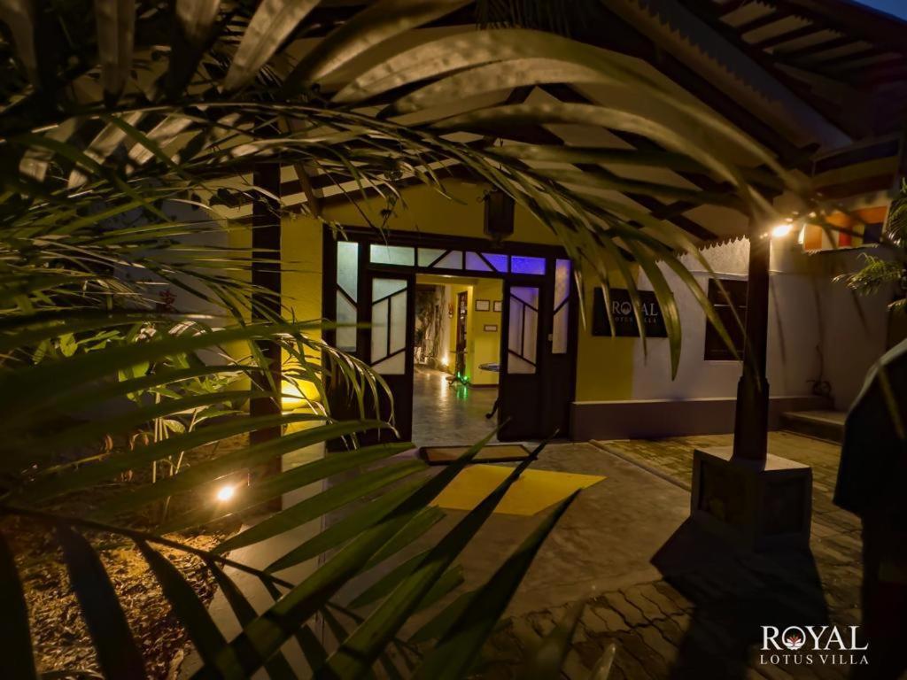 Royal Lotus Villa - Full Villa Rate Unawatuna Buitenkant foto