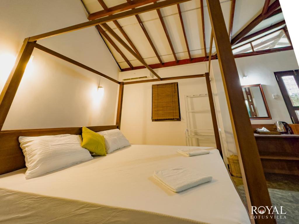 Royal Lotus Villa - Full Villa Rate Unawatuna Buitenkant foto