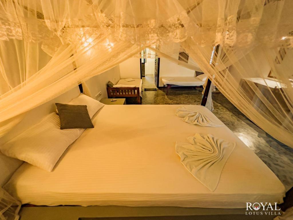 Royal Lotus Villa - Full Villa Rate Unawatuna Buitenkant foto