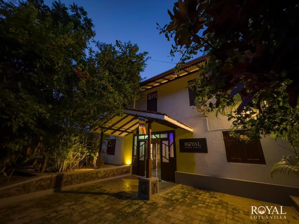 Royal Lotus Villa - Full Villa Rate Unawatuna Buitenkant foto