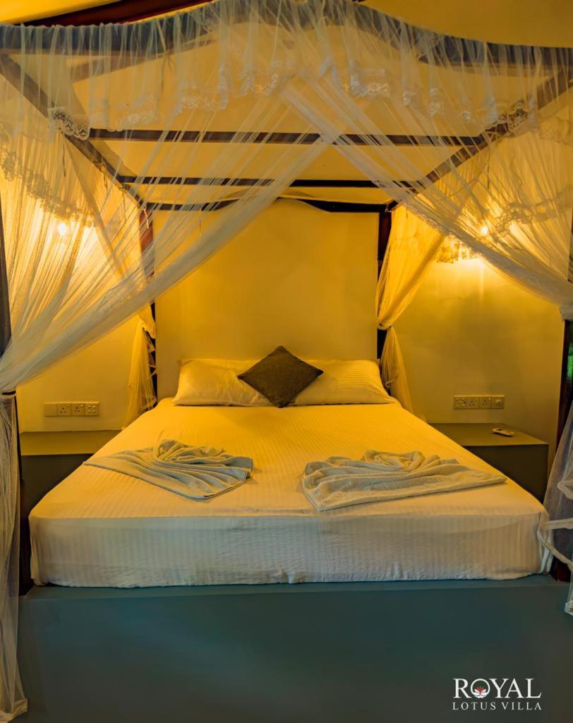 Royal Lotus Villa - Full Villa Rate Unawatuna Buitenkant foto